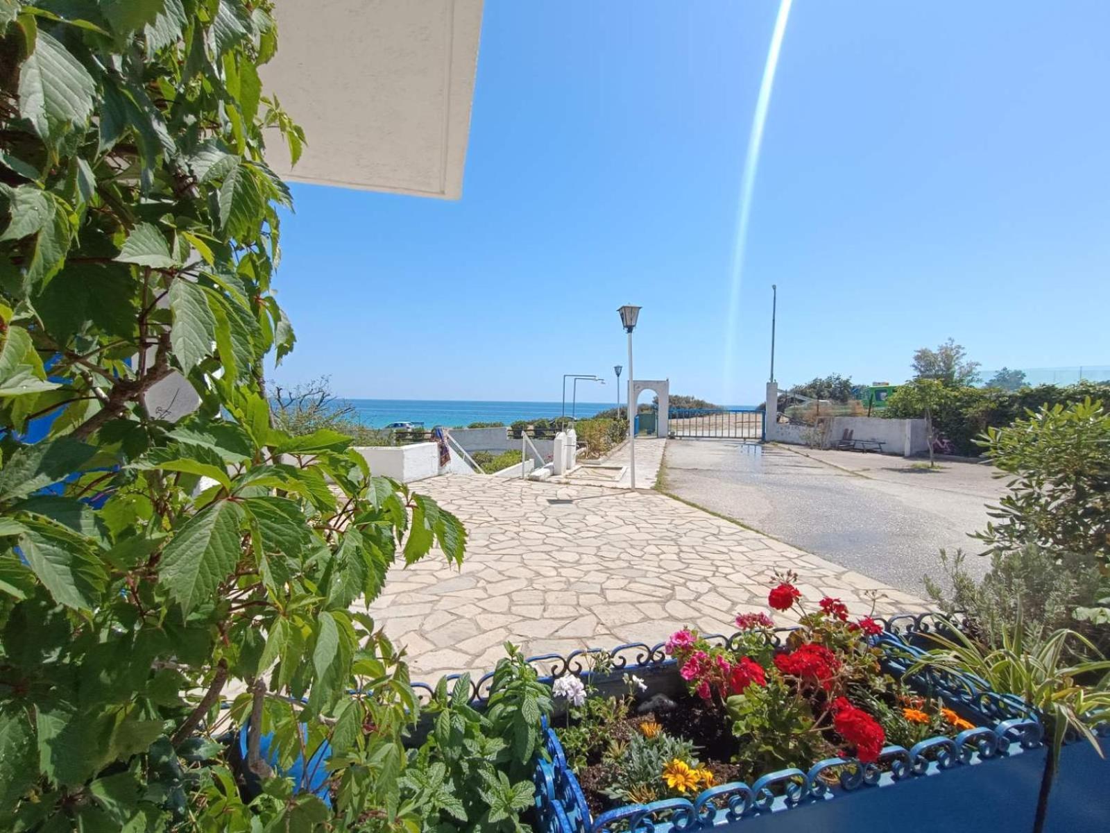 Right Across The Sea Vila Nea Kallikrateia Exterior foto