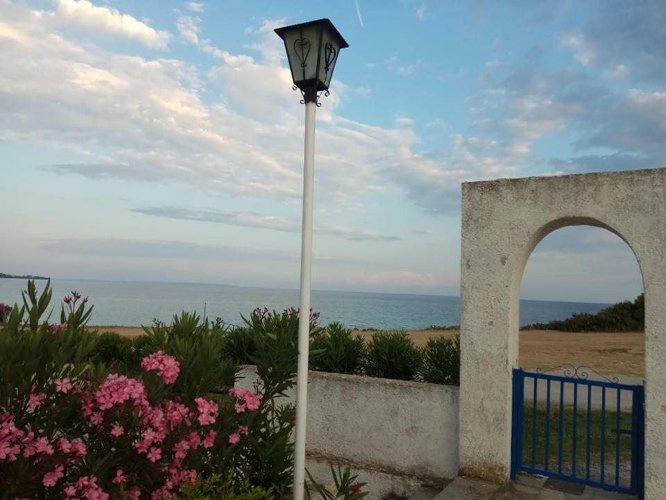 Right Across The Sea Vila Nea Kallikrateia Exterior foto