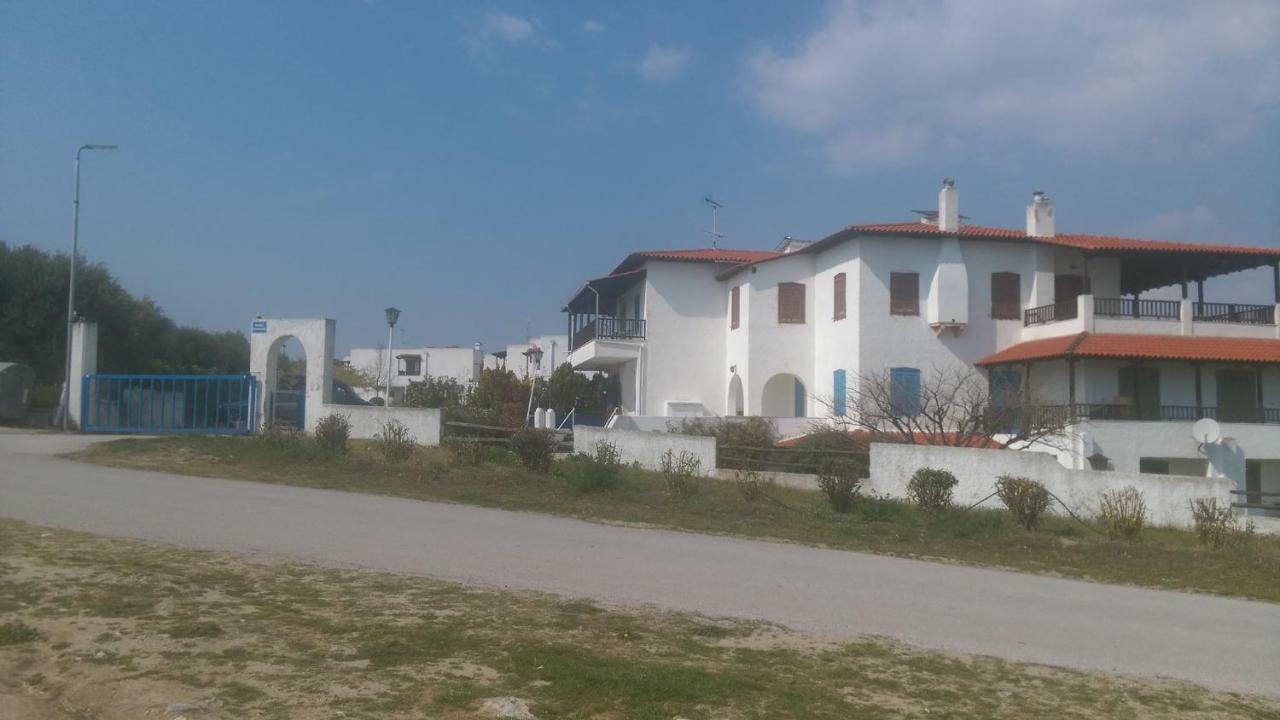 Right Across The Sea Vila Nea Kallikrateia Exterior foto